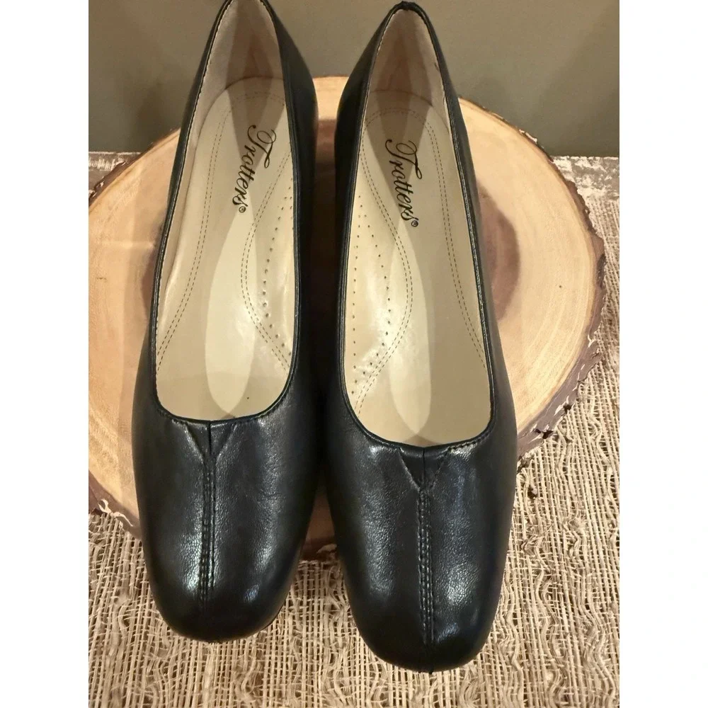 Trotters T3235-001 DORIS Women's NEW Low Heeled Pump Black Sz-6N